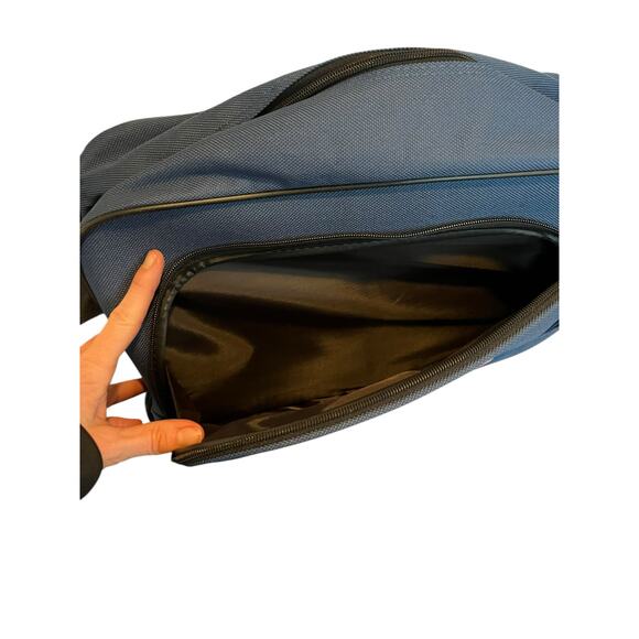 American Tourister Canvas
Royal Blue Travel Carry On Bag Luggage Lightweight - Picture 4 of 9